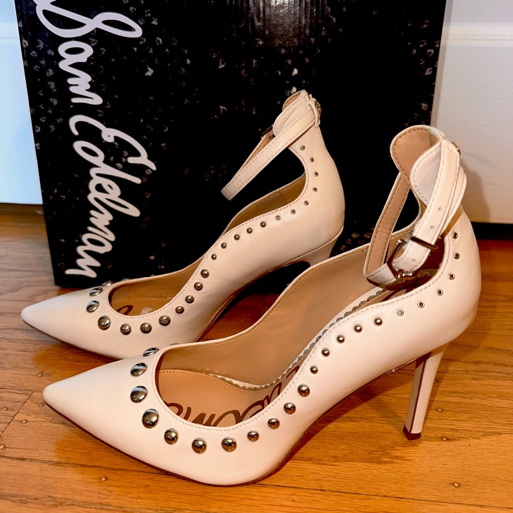 White pump. Sam Edelman. Size 6/12. Worn couple times. Heel 4”